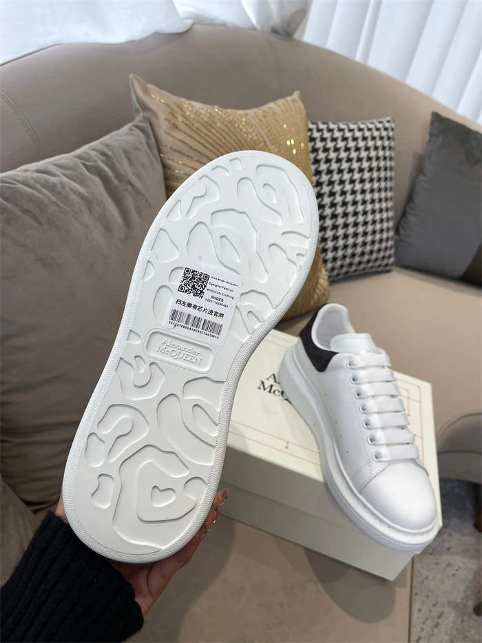 ale*d*r M*Q*en oversized lightweight 2573