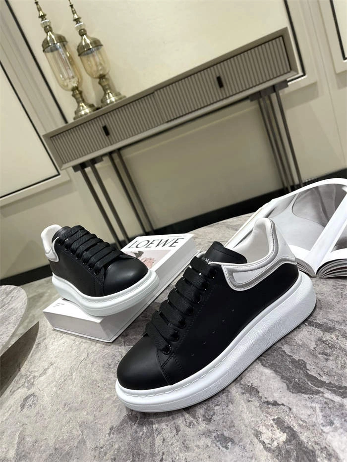 ale*d*r M*Q*en oversized sleek 2586