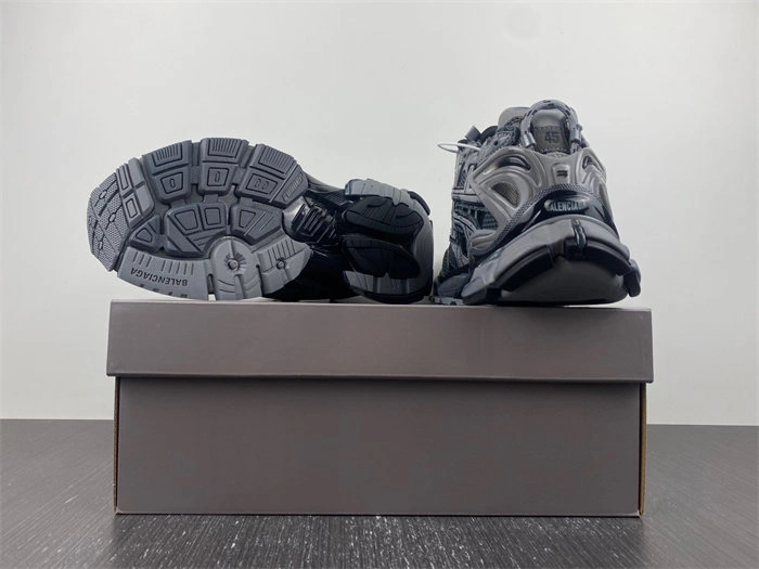 Ba*len*cia*ga -runner 677403 w3rbr affordable 4376