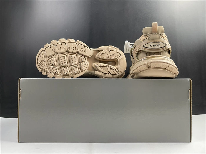 BLCG TRACK SNEAKER 542023 W1GB1 Versatile 4500