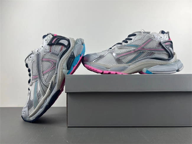 reliable Ba*len*cia*ga  772774-w3rny- 4302