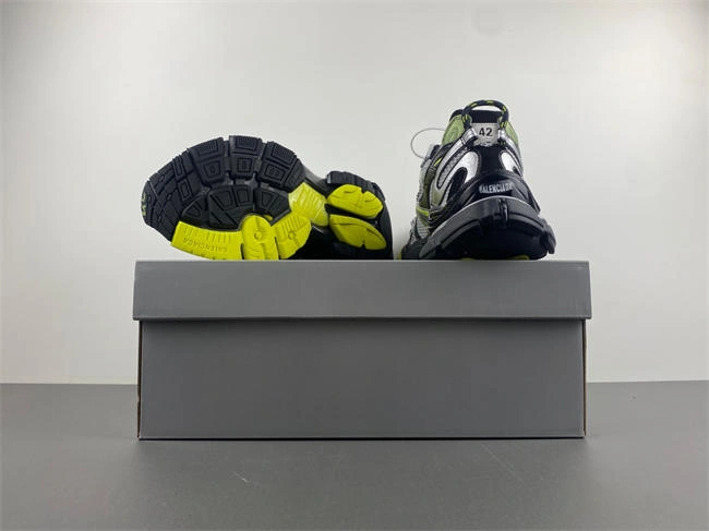 Ba*len*cia*ga  779066-w3rbxp- travelready 4300