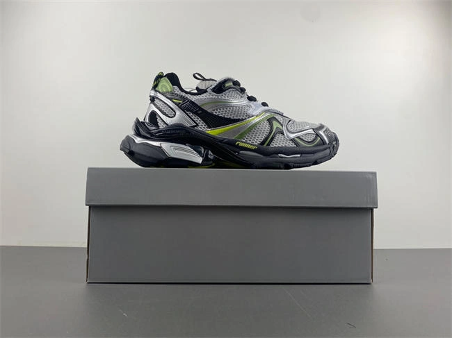 Ba*len*cia*ga  779066-w3rbxp- travelready 4300