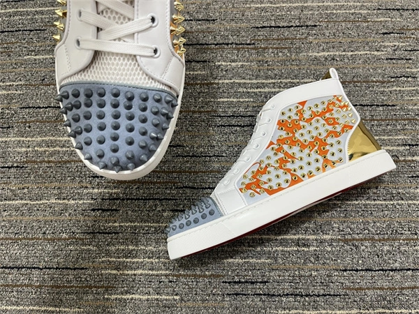 Ch**an louboutin compact 2673