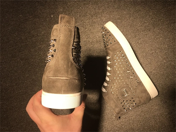 trendsetting Ch**an louboutin 2700