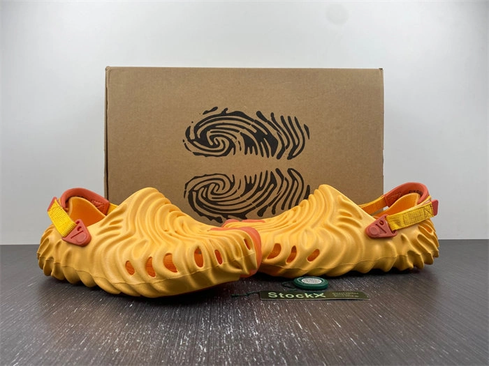 Cr*0*s pollex clog by salehe bembury cobbler 207393- softtouch 5594