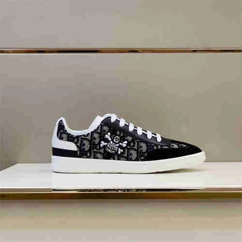 Elegant DR Sneaker 1137