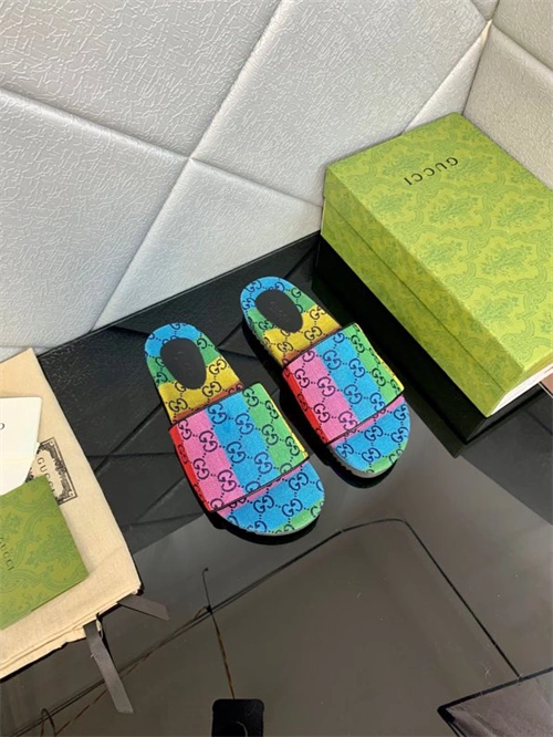 gocci slipper S*pportive 5758