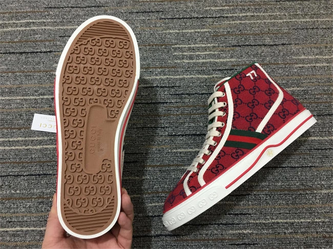 G*u*i high top sneaker snug 208