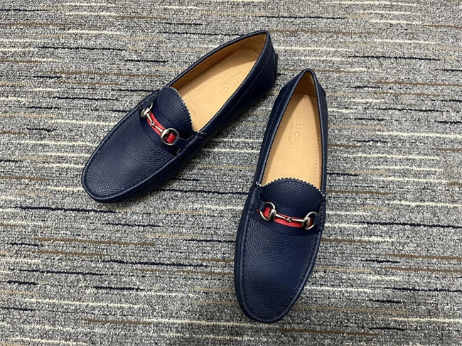 compact G*u*i mocassin 305