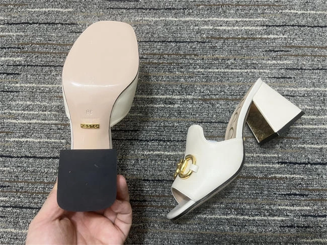 G*u*i side women eyecatching 494