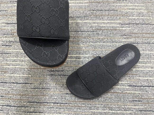 G*u*i side women neat 458