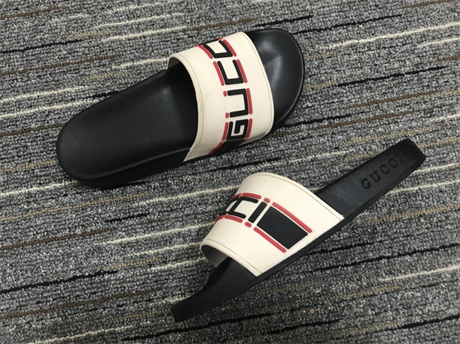 G*u*i slide compact 449