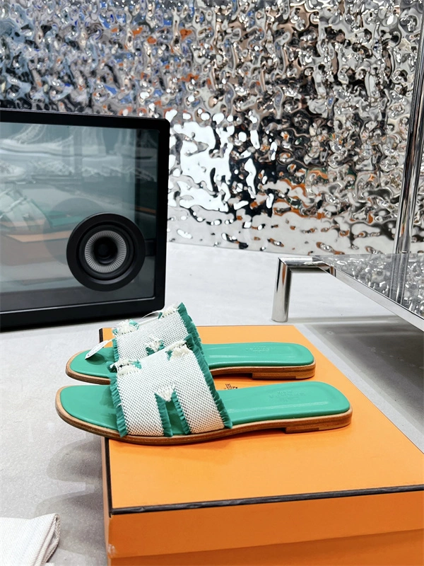 Premium H Slipper 2373