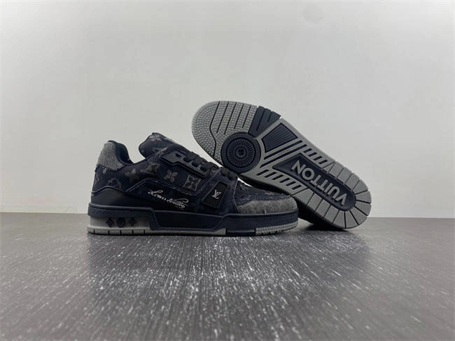 dailywear l0*is V*t0n lv trainer 2138