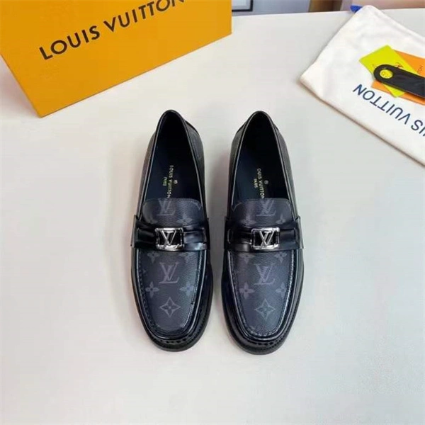 Versatile Lv Loafer 1924