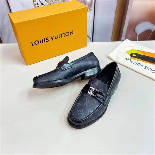 Versatile Lv Loafer 1924