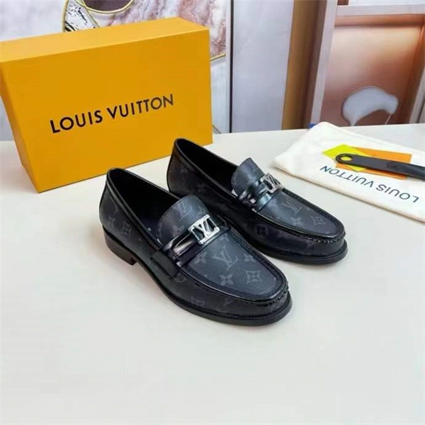 Versatile Lv Loafer 1924