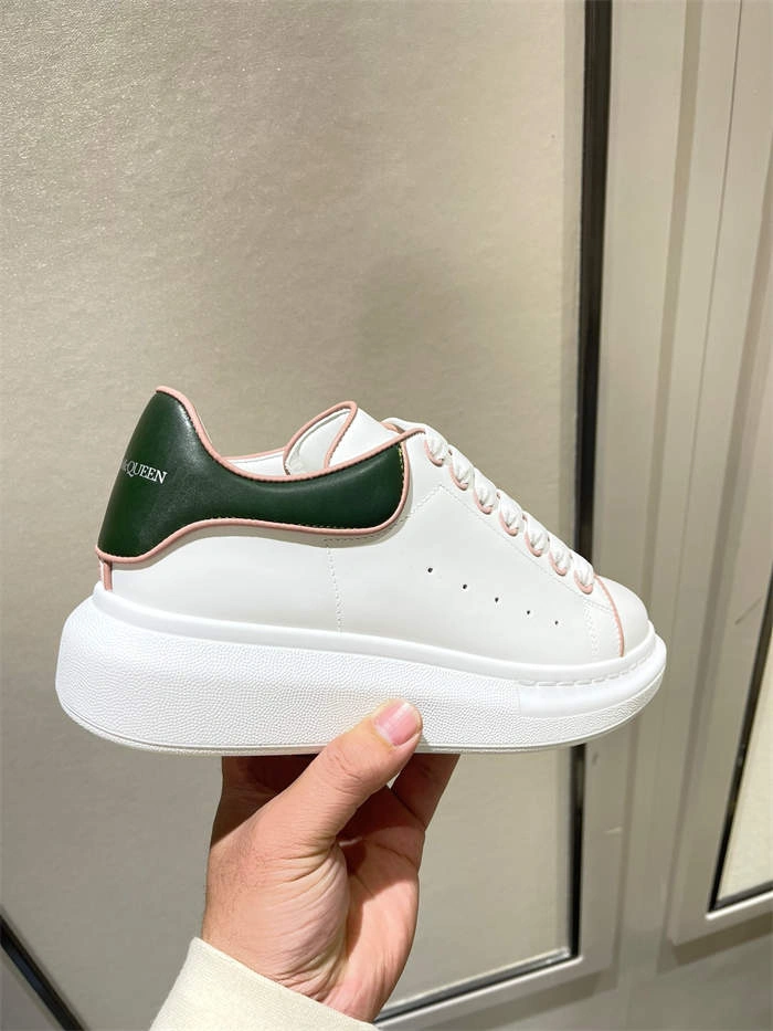 Mc Queen Contemporary 2510