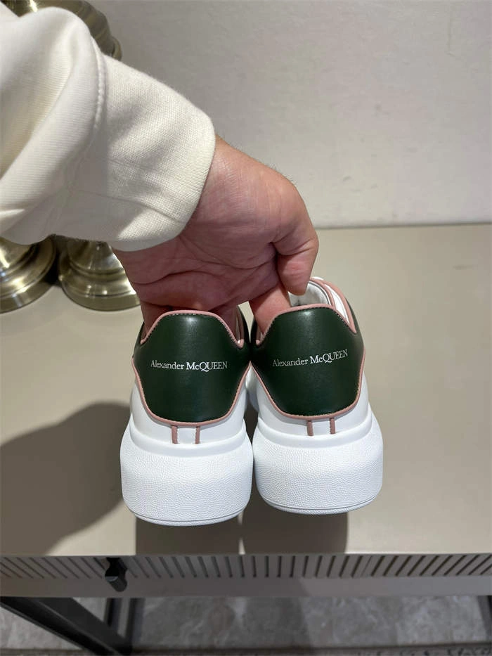 Mc Queen Contemporary 2510