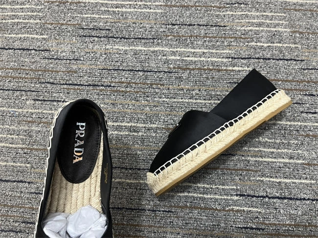 durable Pra*a leather sneaker 3315