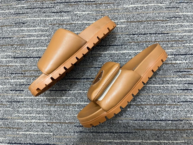 sophisticated Pra*a slipper 3345