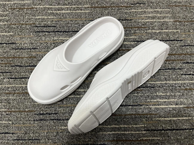 wrinklefree Pra*a slipper 3347