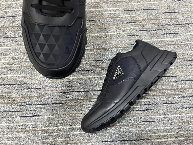 Pra*a sneaker dailywear 3357