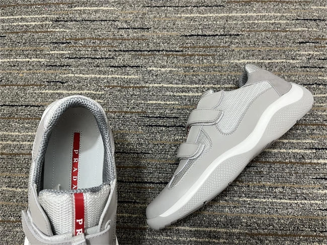 practical Pra*a sneaker 3360