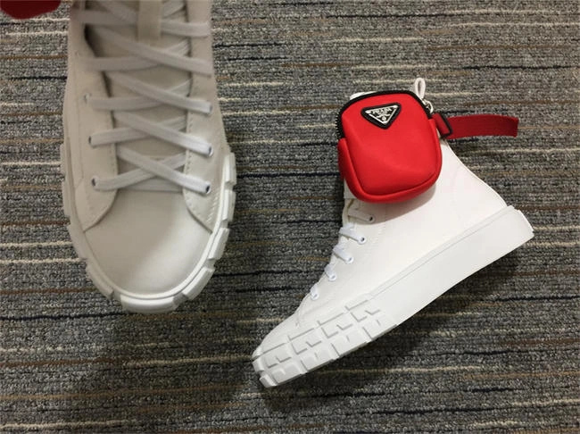 resilient Pra*a sneaker women 3395